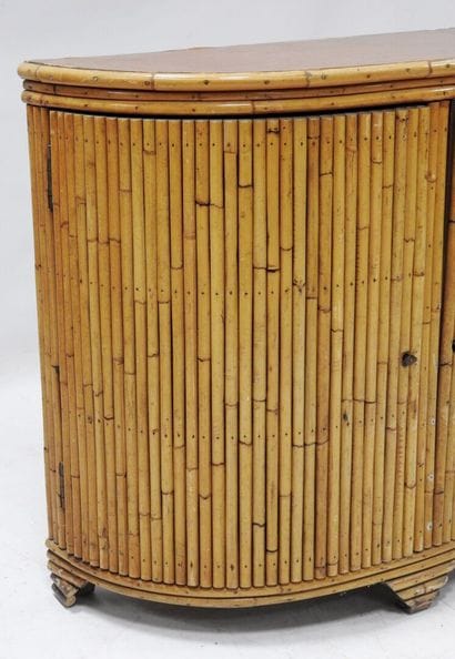 Work from the '50s
Half-moon-shaped bamboo...