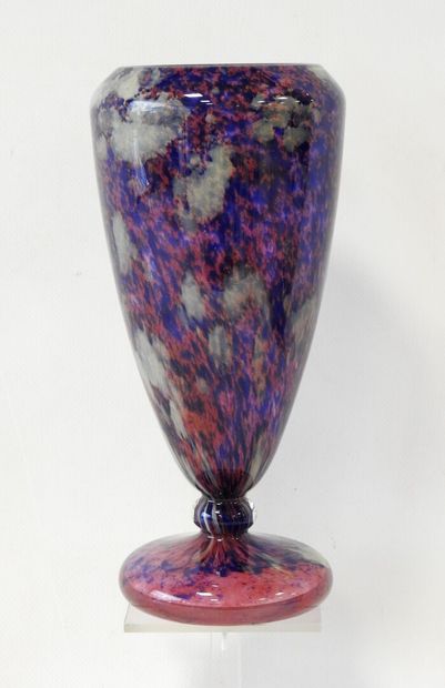 Charles SCHNEIDER (1881-1953)
Vase with flattened...