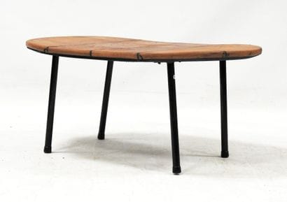 Modern work
Egg-shaped coffee table with...