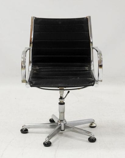 Work from the 70s
Swivel office chair, chromed...