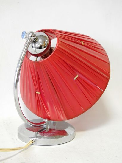 Work from the '50s
Table lamp in chrome-plated...