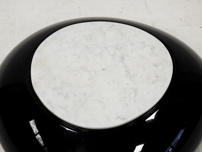 Modern work
Pebble-shaped coffee table in...