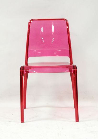 Modern work
Suite of 4 stacking chairs in...
