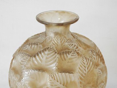 R. LALIQUE
Ormeaux