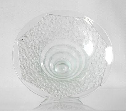 DAUM - Nancy France
Green-tinted glass cone-shaped...