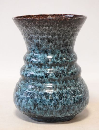 ACCOLAY - Yonne
Earthenware vase with flared...