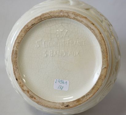 SAINT-CLÉMENT
Large cracked earthenware vase...