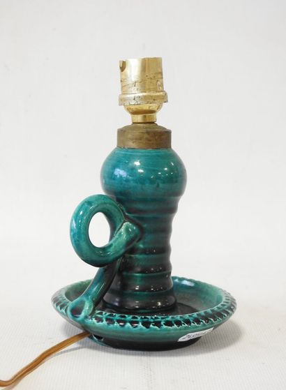 ACCOLAY in Yonne
Hand candlestick mounted...