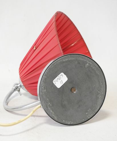 Work from the '50s
Table lamp in chrome-plated...