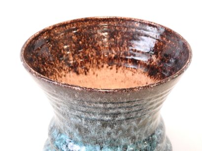 ACCOLAY - Yonne
Earthenware vase with flared...