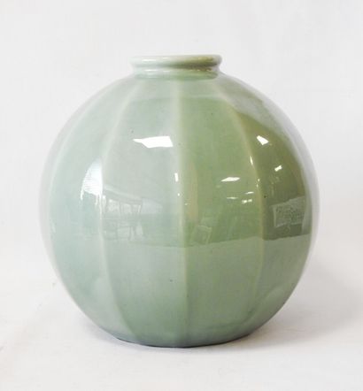Paul MILLET (1870-1950) in Sèvres
Large celadon-glazed...