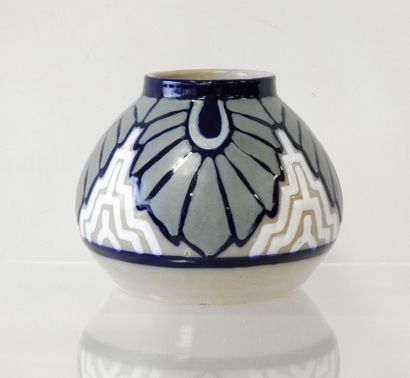 Atelier Roger François (1933-1999) Malicorne
Glazed...
