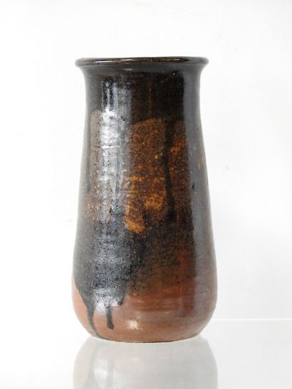 Eugène LION (1864-1945)
Stoneware vase with...