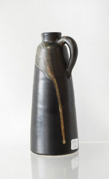Jean POINTU (1879-1942)
Small stoneware pourer...