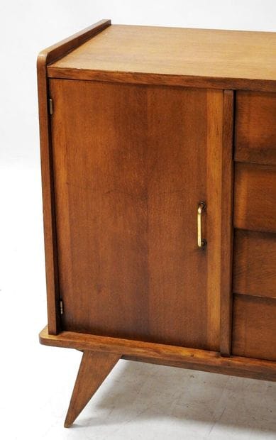 Work from the 50's
Stained oak veneer chest...