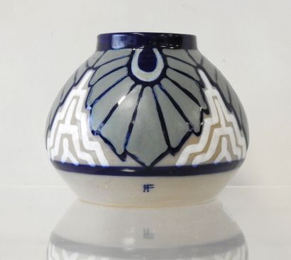 Atelier Roger François (1933-1999) Malicorne
Glazed...