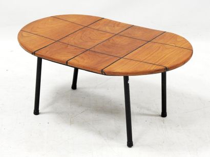Modern work
Egg-shaped coffee table with...