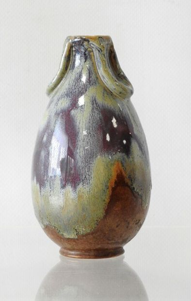 MONTIGNY-SUR-LOING
Stoneware ovoid vase with...