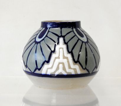 Atelier Roger François (1933-1999) Malicorne
Glazed...