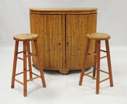 Work from the '50s
Half-moon-shaped bamboo...