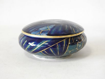 Camille THARAUD (1878-1956)
Circular bonbonnière...