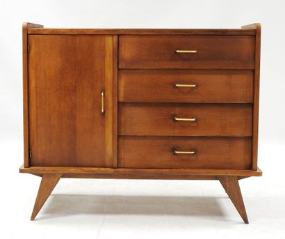 Work from the 50's
Stained oak veneer chest...