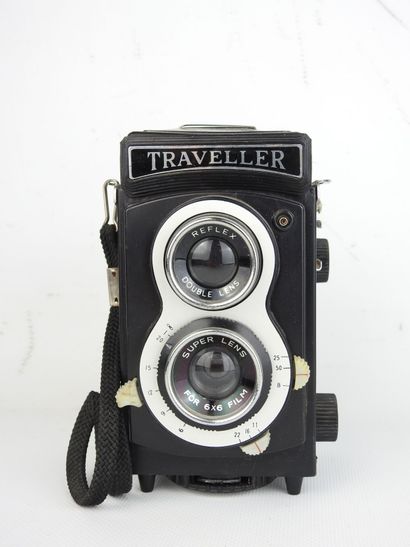 REFLEX TRAVELLER camera with Double Lens...