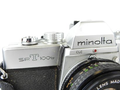 MINOLTA: Dynax 500 si. With AF Zoom 28-80mm...