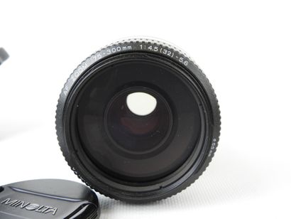 MINOLTA: Dynax 500 si. With AF Zoom 28-80mm...