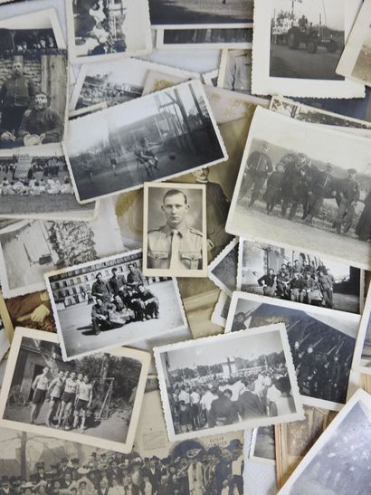 [PHOTOGRAPHIE]. Lot de photos de famille...