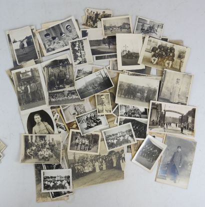 [PHOTOGRAPHIE]. Lot de photos de famille...