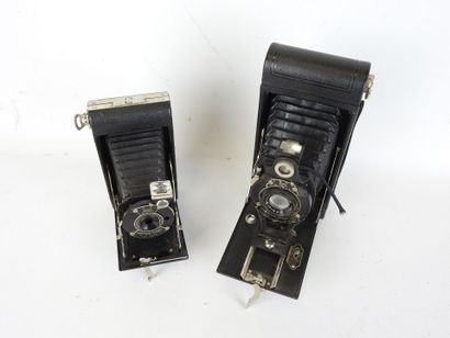 KODAK: 8 cameras including BROWNIE FLASH...