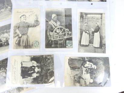 BLOIS - SOLOGNE: 90 postcards of the city...