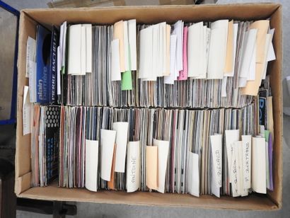VINYLES : Environ 400 45 tours de variétés...