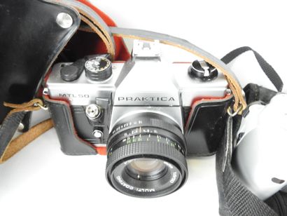 3 CAMERAS including Ultra Fex, with carrying...