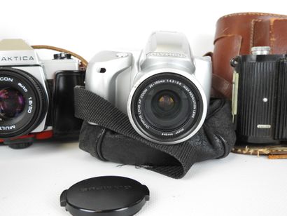 3 CAMERAS including Ultra Fex, with carrying...