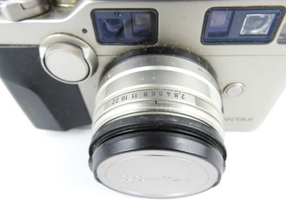CONTAX G2 no. 001038 with TLA200 flash, Carl...