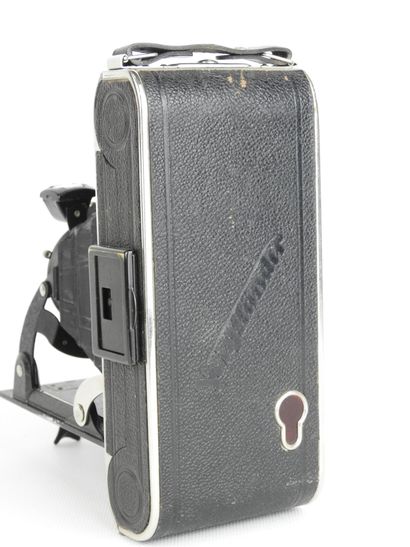 VOIGTLÄNDER: Bellows camera with Voigtar...