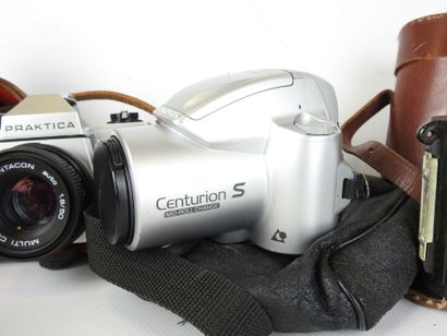 3 CAMERAS including Ultra Fex, with carrying...