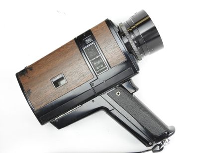 2 CAMERAS: CHINON 672 Autozoom Super 8. In...