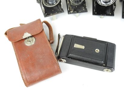 6 BLOW PHOTO CAMERAS including 2 KINAX II...
