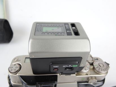 CONTAX G2 no. 001038 with TLA200 flash, Carl...