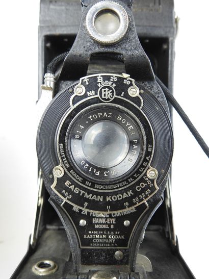 KODAK: 8 cameras including BROWNIE FLASH...