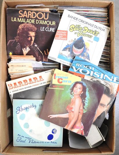VINYLES : Environ 200 45 tours de variétés...