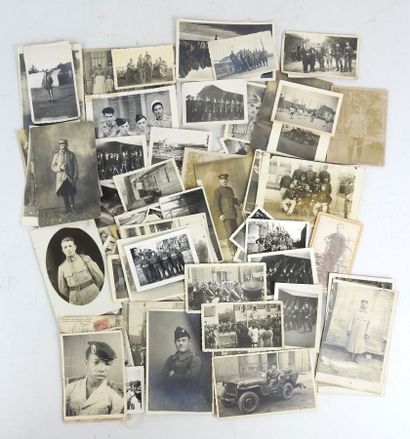 [PHOTOGRAPHIE]. Lot de photos de famille...