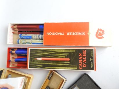 VINYLES : Environ 70 33 tours de variétés...