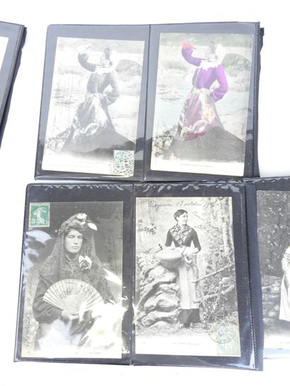 OCCITANIE: 32 postcards of animated scenes...