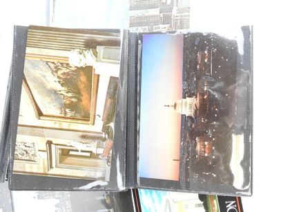USA: 50 postcards of views of the United...