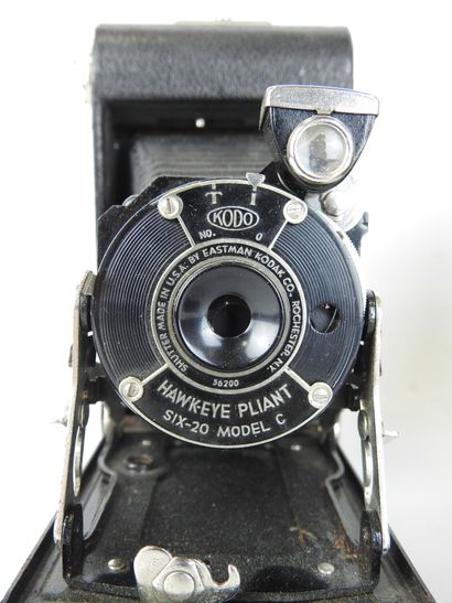 KODAK: 8 cameras including BROWNIE FLASH...