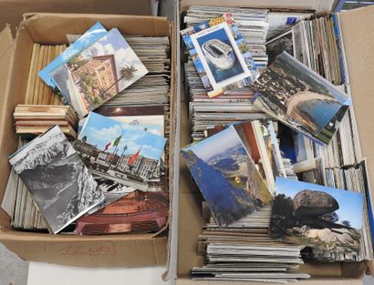 DIVERS : Environ 3600 cartes postales semi-modernes...